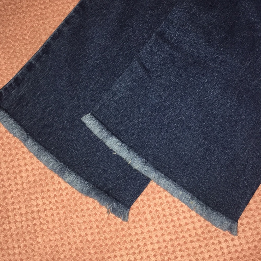 đșON HOLDđșNWOT BEBE HIGH RISE JEANS - Picture 7 of 7